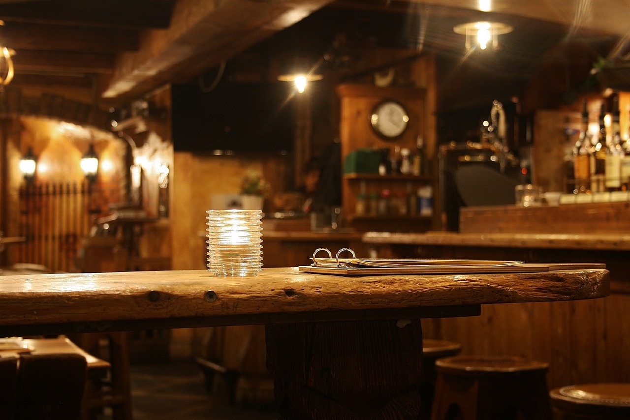 bar, pub, comfortable-3407484.jpg